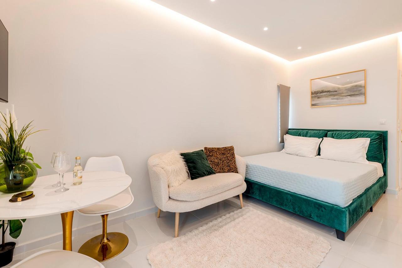 Boutique3436 Luxury Apartment Atene Esterno foto